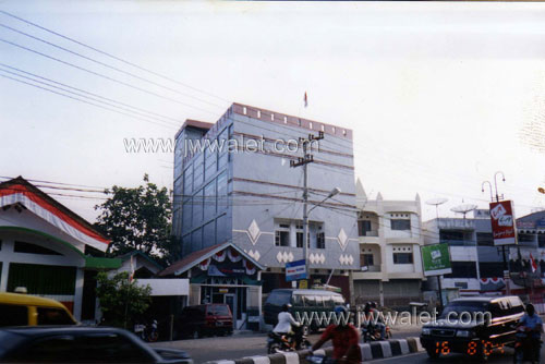 Rumah burung diatas ruko Rumah burung diatas ruko